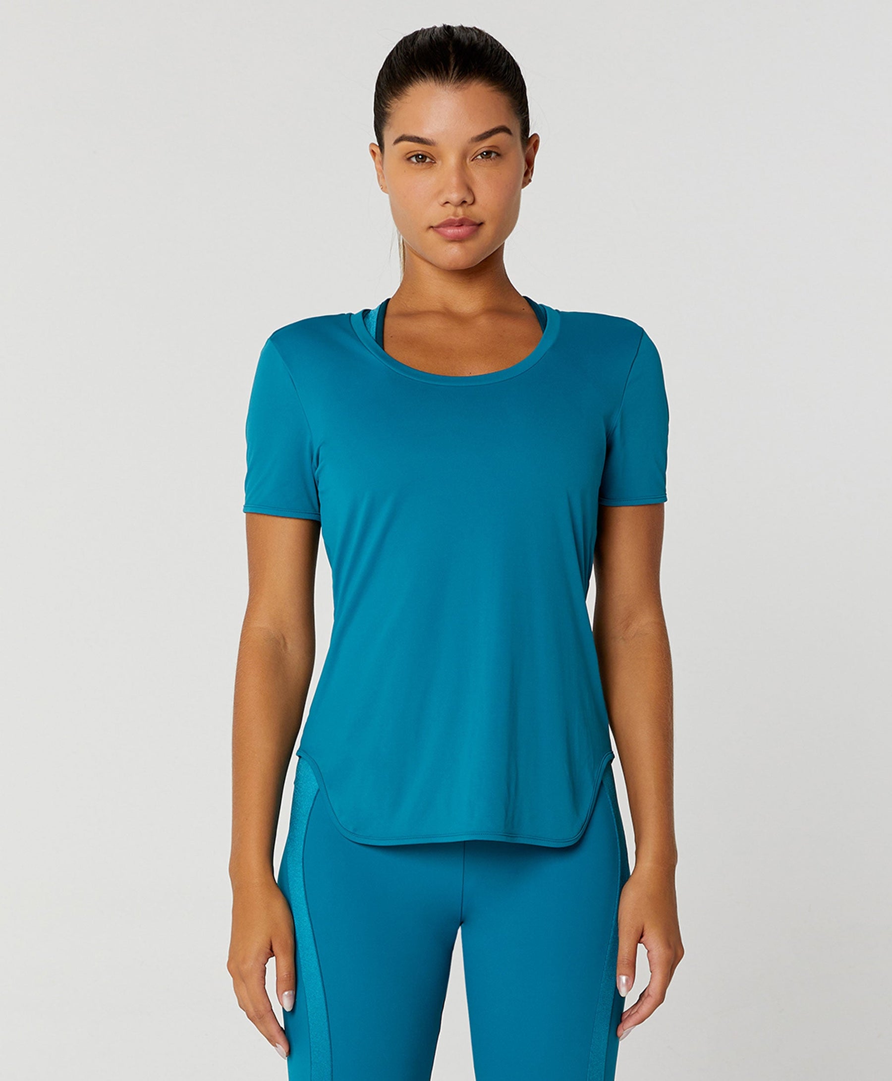 T-Shirt Eterna Gola Redonda Alongada