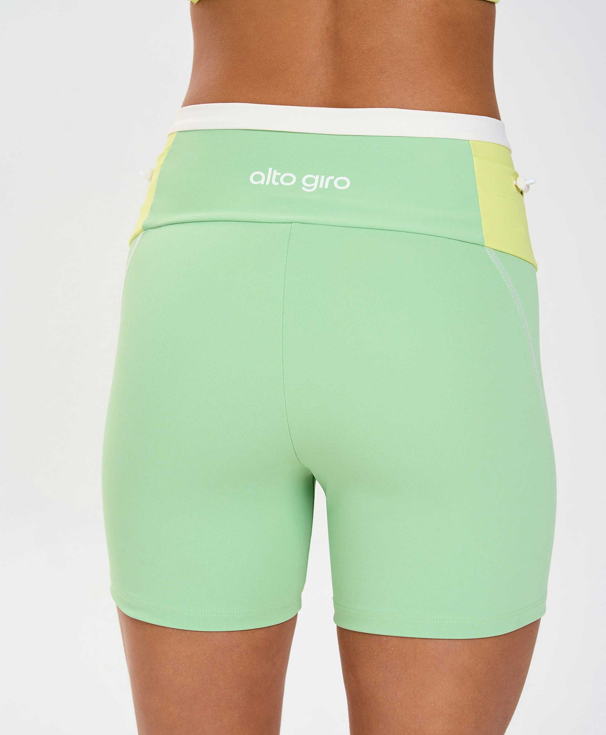 Bermuda Alto Giro Hyper Bolsos Lat. Com Regulagem
