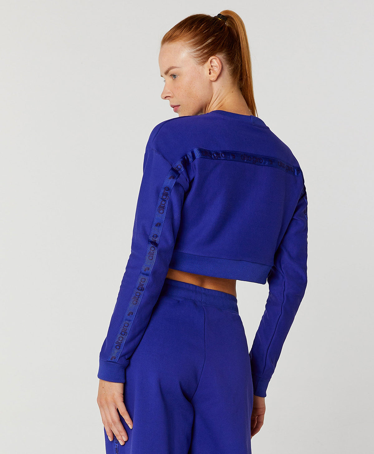 Blusa De Moletom Cropped Faixa Alto Giro