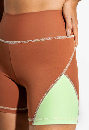 Bermuda bicolor capuccino e verde matcha Aura